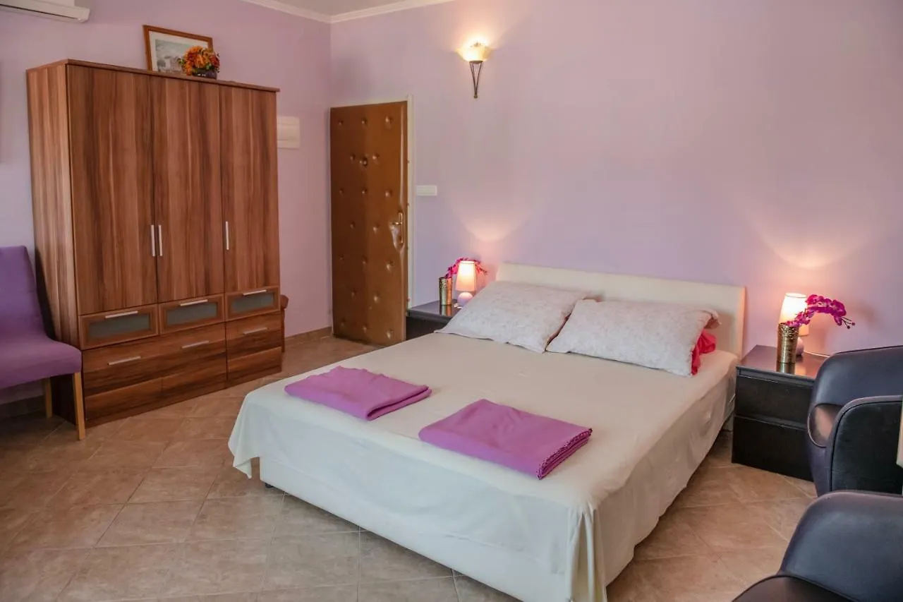 Devivi Apartments Split 0*,  Croatia